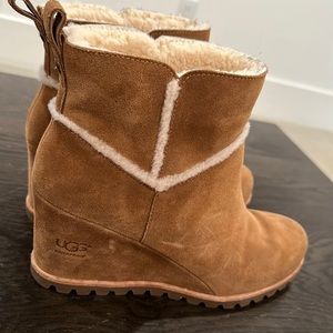 Ugg Waterproof - Women’s Heeled Booties